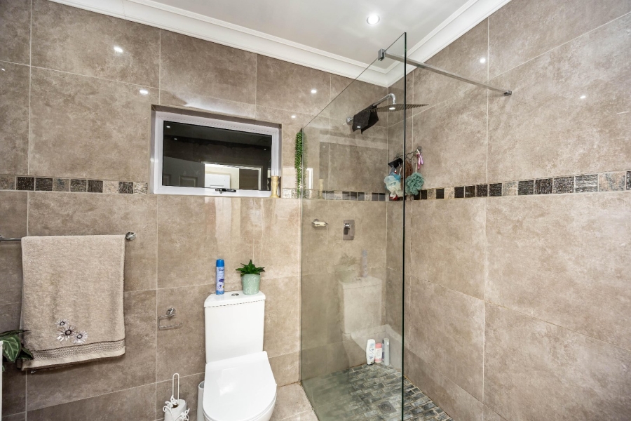 3 Bedroom Property for Sale in Sunnyridge Eastern Cape